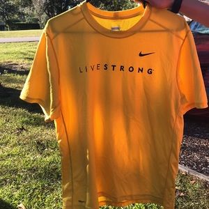 Nike livestrong men’s dri fit large shirt